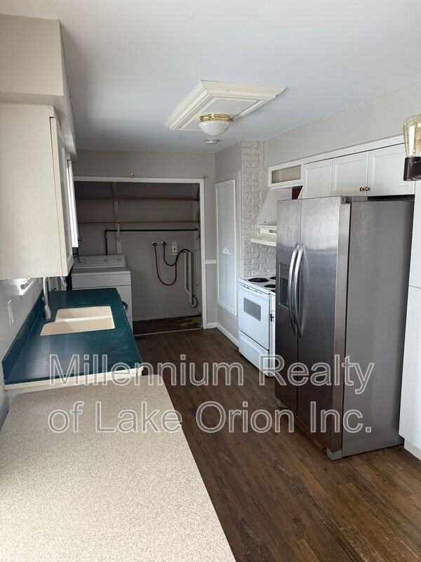 315 Crescent Ave - Photo 4 of 11