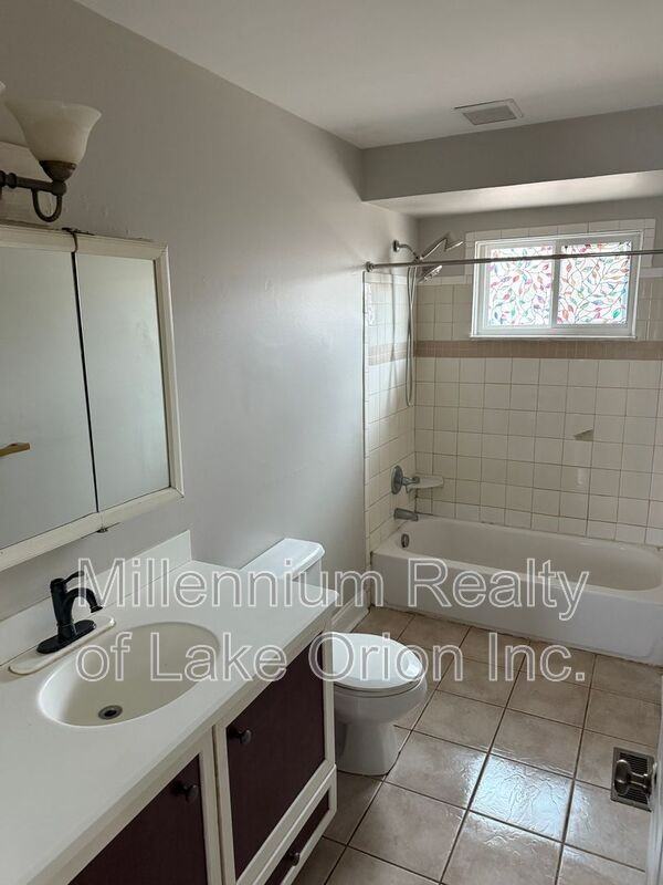 315 Crescent Ave - Photo 6 of 11