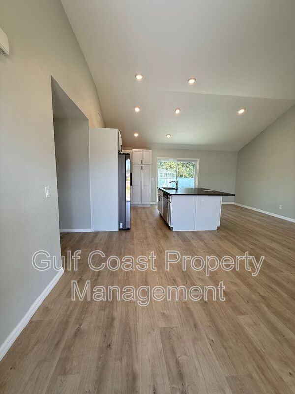 3294 W Price Blvd - Photo 3 of 33