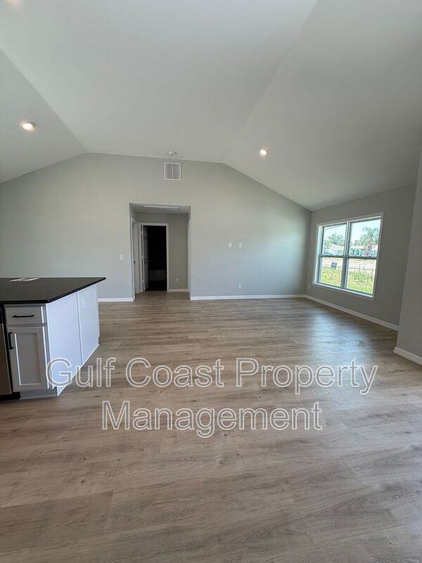 3294 W Price Blvd - Photo 6 of 33