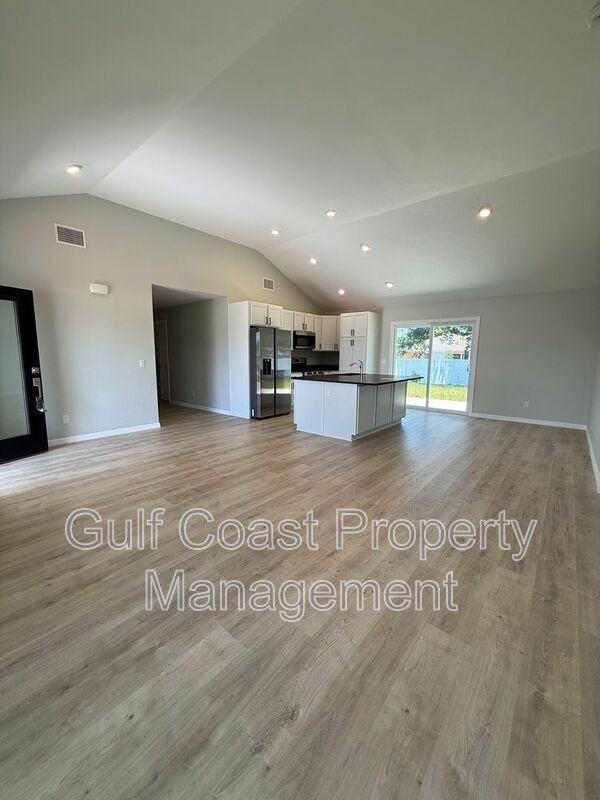 3294 W Price Blvd - Photo 7 of 33