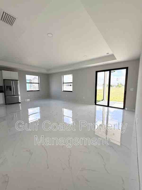 219 Nw 23rd Ter - Photo 6 of 23