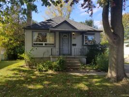 featured image of 131 Roehampton Avenue