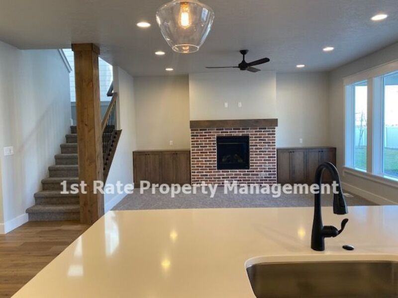 5686 E Clear Ridge St - Photo 3 of 29