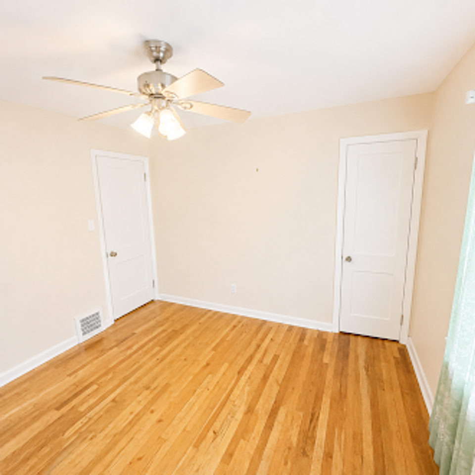 1207 Churchill Rd - Photo 4 of 15