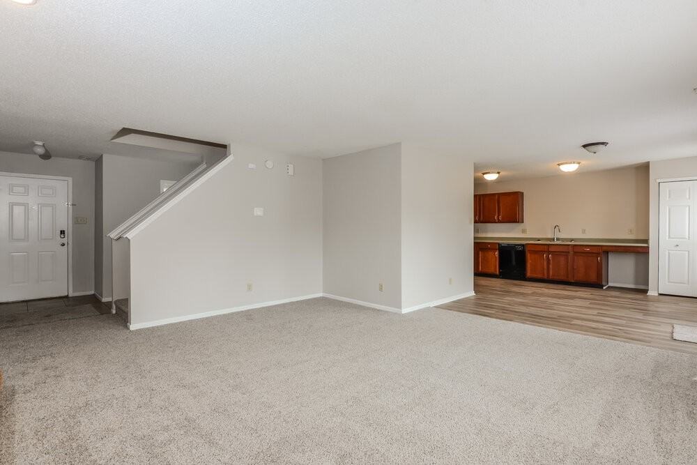 2012 Southernwood Ln - Photo 5 of 17