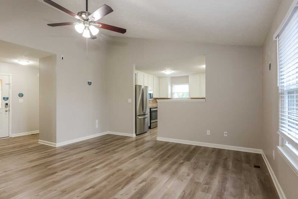 7352 Southern Lakes Dr - Photo 3 of 16