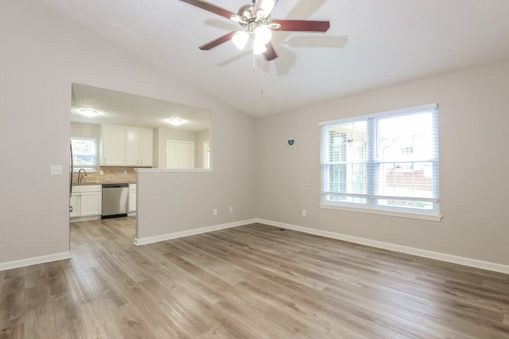 7352 Southern Lakes Dr - Photo 4 of 16