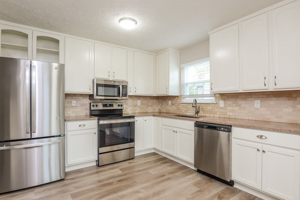 7352 Southern Lakes Dr - Photo 6 of 16