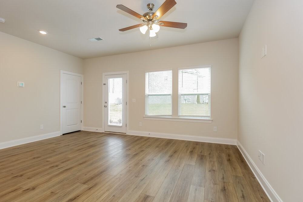 1715 Tahoma Dr - Photo 6 of 20
