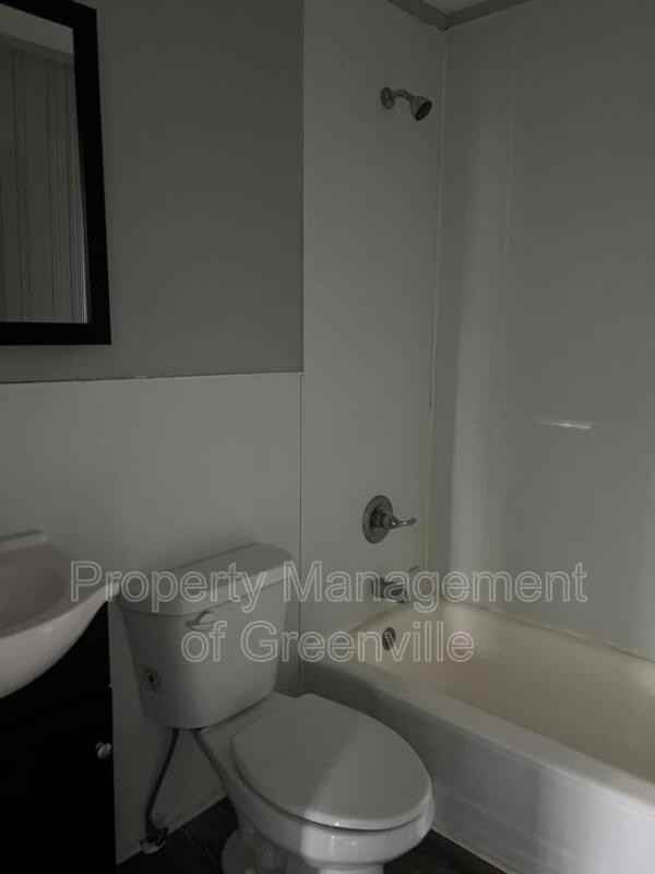 326 Loop St #G - Photo 3 of 8