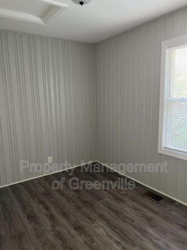 326 Loop St #G - Photo 6 of 8