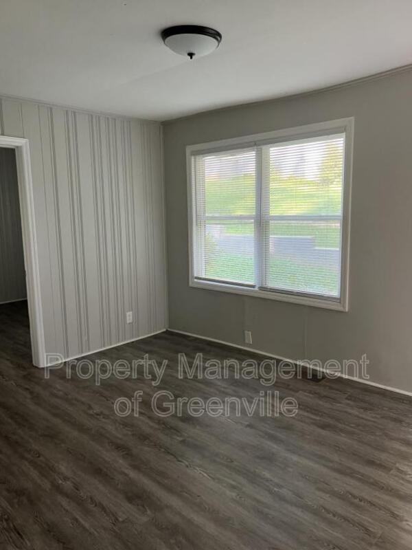 326 Loop St #G - Photo 7 of 8
