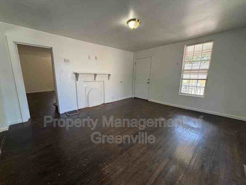 135 D St - Photo 4 of 13