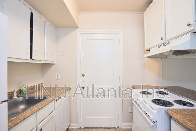 1082 Briarcliff Rd Ne #1 - Photo 3 of 8