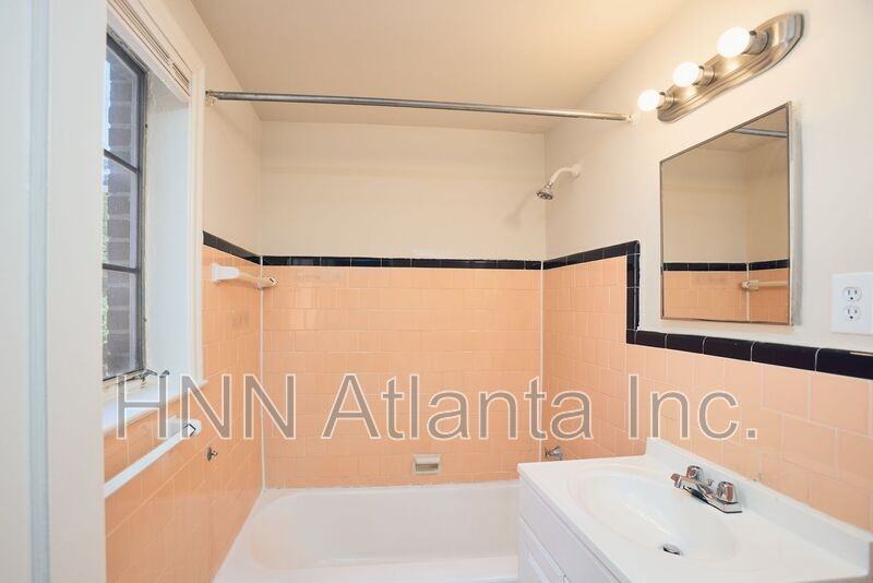 1082 Briarcliff Rd Ne #1 - Photo 4 of 8