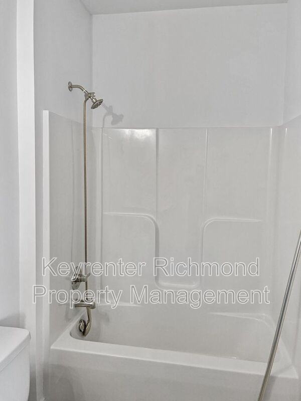 13801 Randolph Pond Ln - Photo 4 of 27
