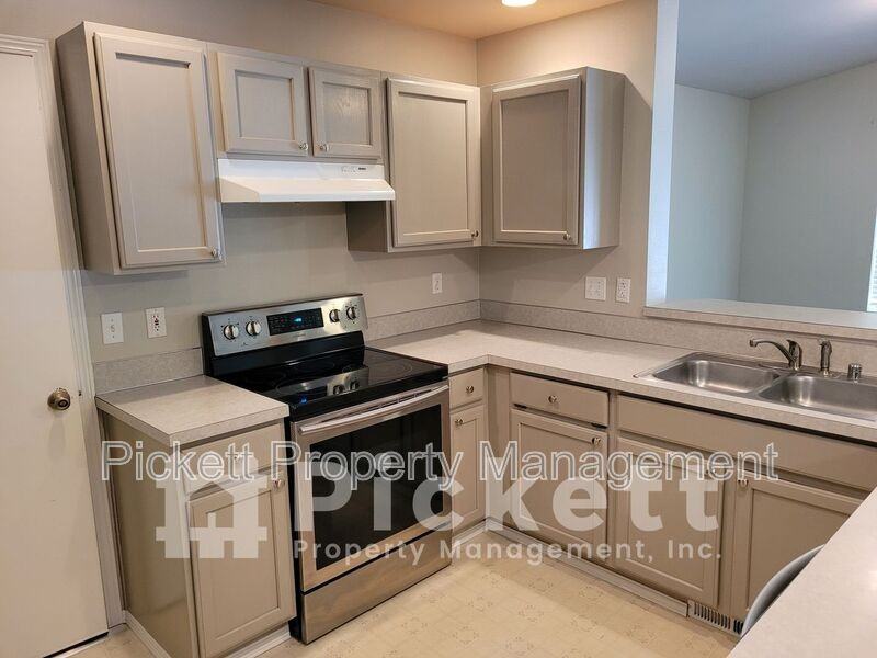 1114 Ne Beaumont Ln - Photo 2 of 11