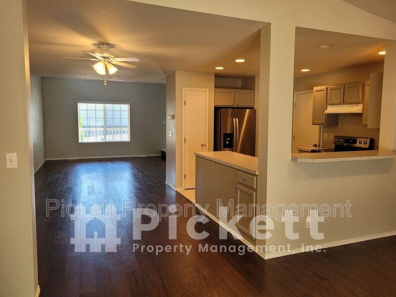 1114 Ne Beaumont Ln - Photo 4 of 11