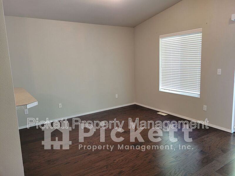 1114 Ne Beaumont Ln - Photo 5 of 11