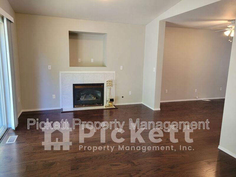 1114 Ne Beaumont Ln - Photo 6 of 11