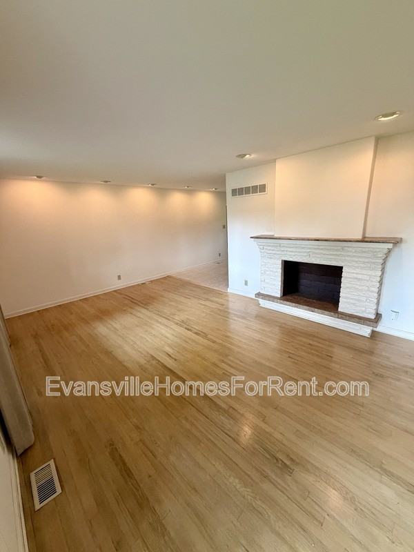 6600 E Oak St - Photo 2 of 13
