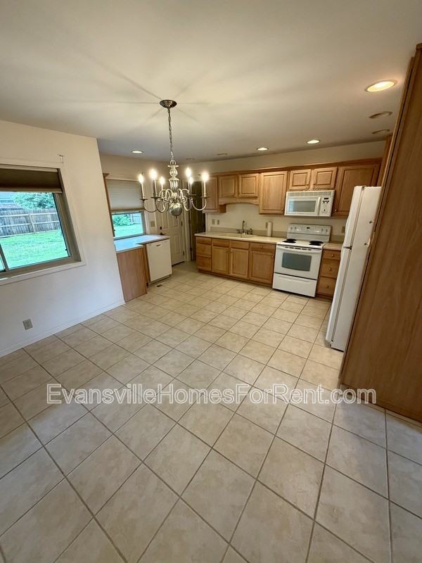 6600 E Oak St - Photo 5 of 13