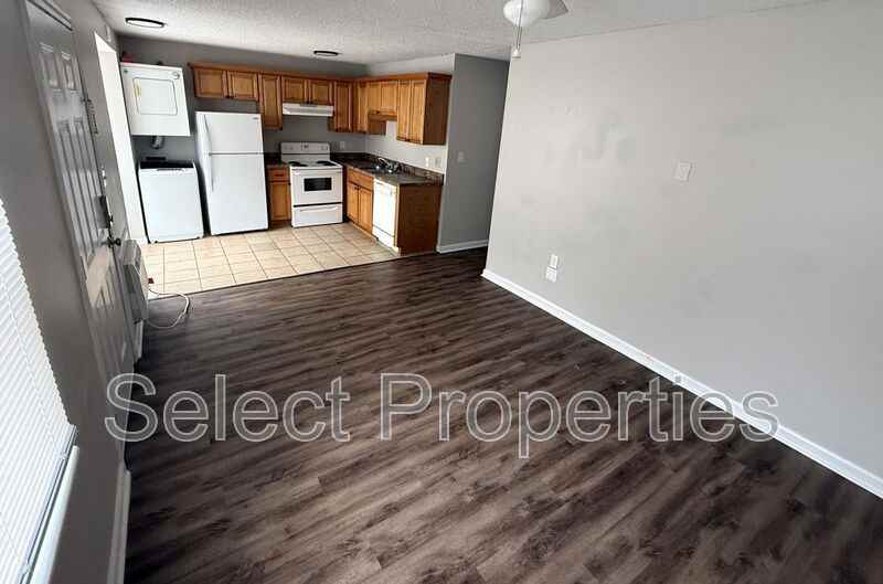 4719 Samantha Ave - Photo 3 of 11