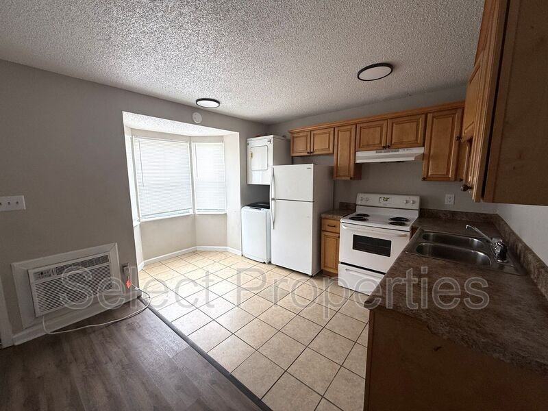4719 Samantha Ave - Photo 5 of 11