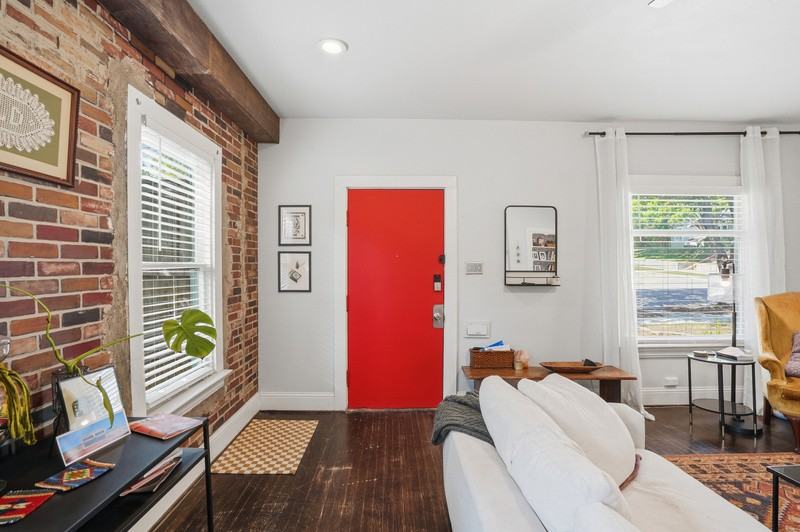 4007 Lafayette Ave - Photo 2 of 14