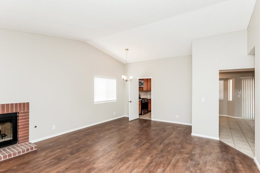 4259 Hebron Dr - Photo 5 of 16