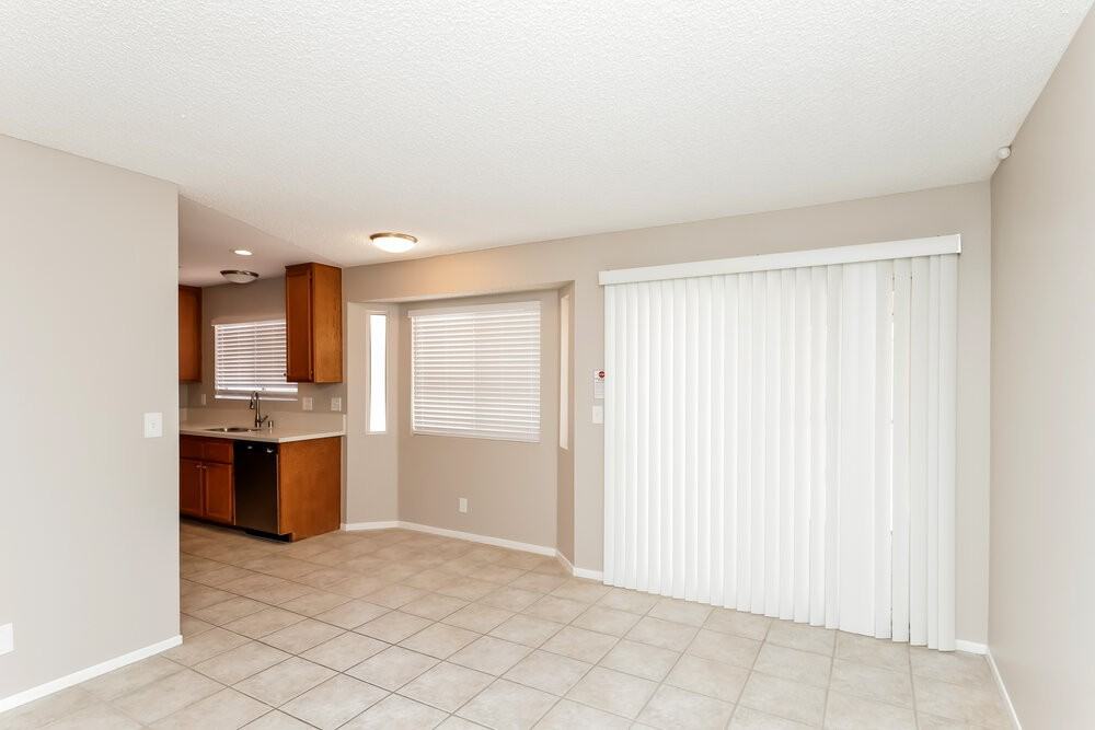 4259 Hebron Dr - Photo 6 of 16