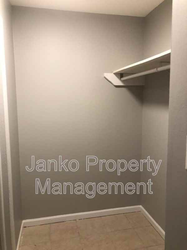 3333 Commercial Ave #16 - Photo 4 of 6