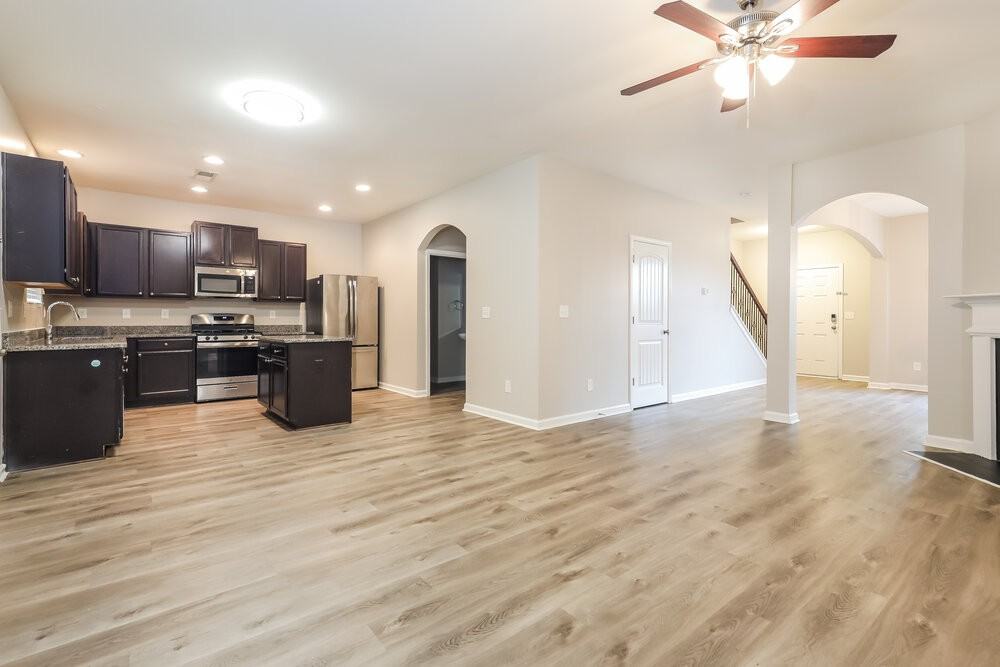 6596 Woodwell Dr - Photo 5 of 17