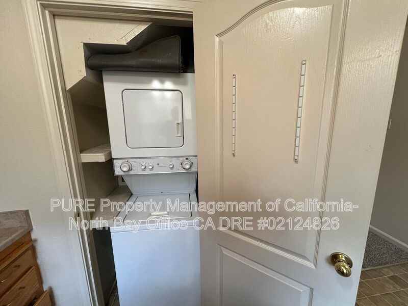 917 S Oak St - Photo 5 of 12