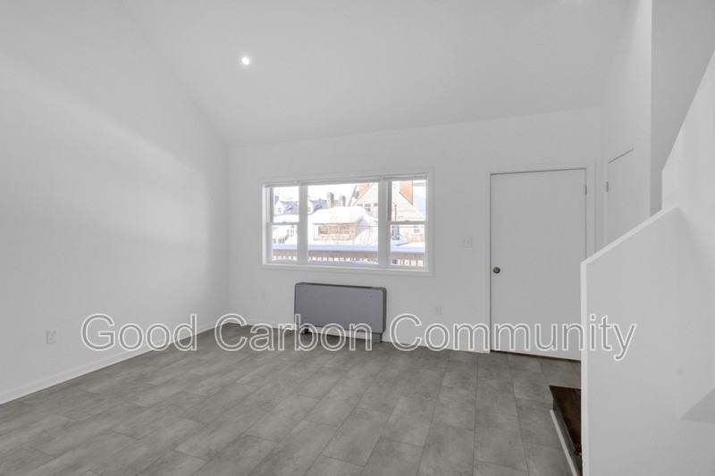 209 Summer St #LOFT - Photo 4 of 17