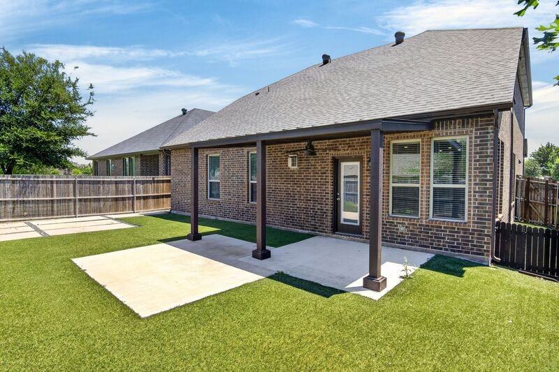 10204 Marathon Ct - Photo 6 of 47