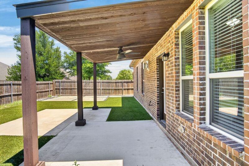 10204 Marathon Ct - Photo 7 of 47
