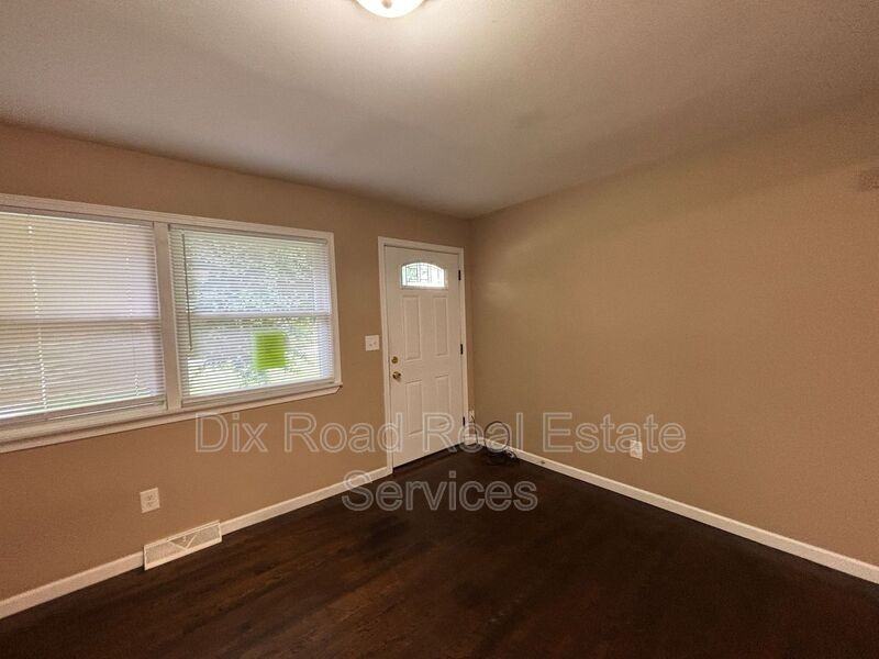 601 Brelsford Ave - Photo 7 of 33