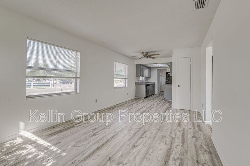401 Big Cedar Way #A - Photo 4 of 22