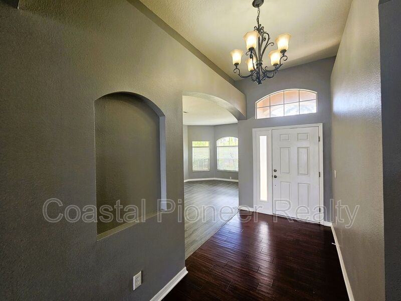 1824 Mira Lago Cir - Photo 3 of 44