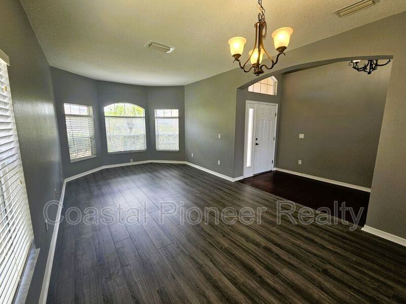 1824 Mira Lago Cir - Photo 4 of 44