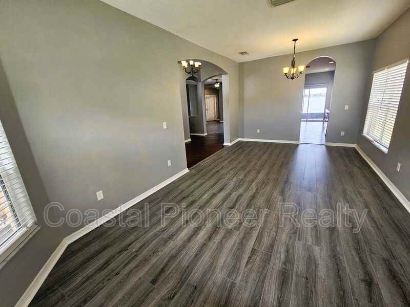 1824 Mira Lago Cir - Photo 5 of 44