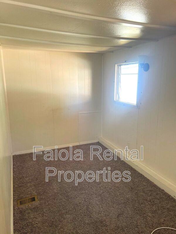 36 Rita Faiola Ln - Photo 6 of 10