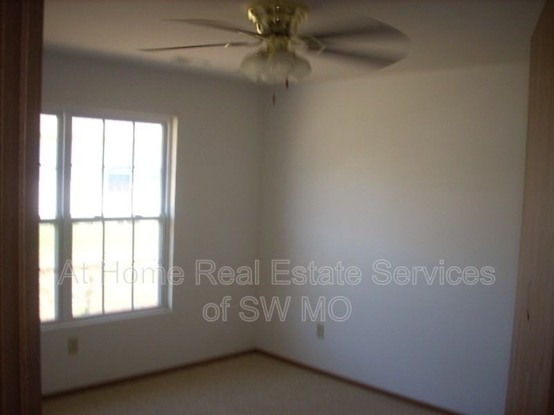 1123 S Clifton Ave - Photo 6 of 10