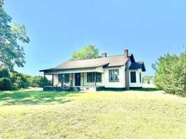 featured image of 243 Love St