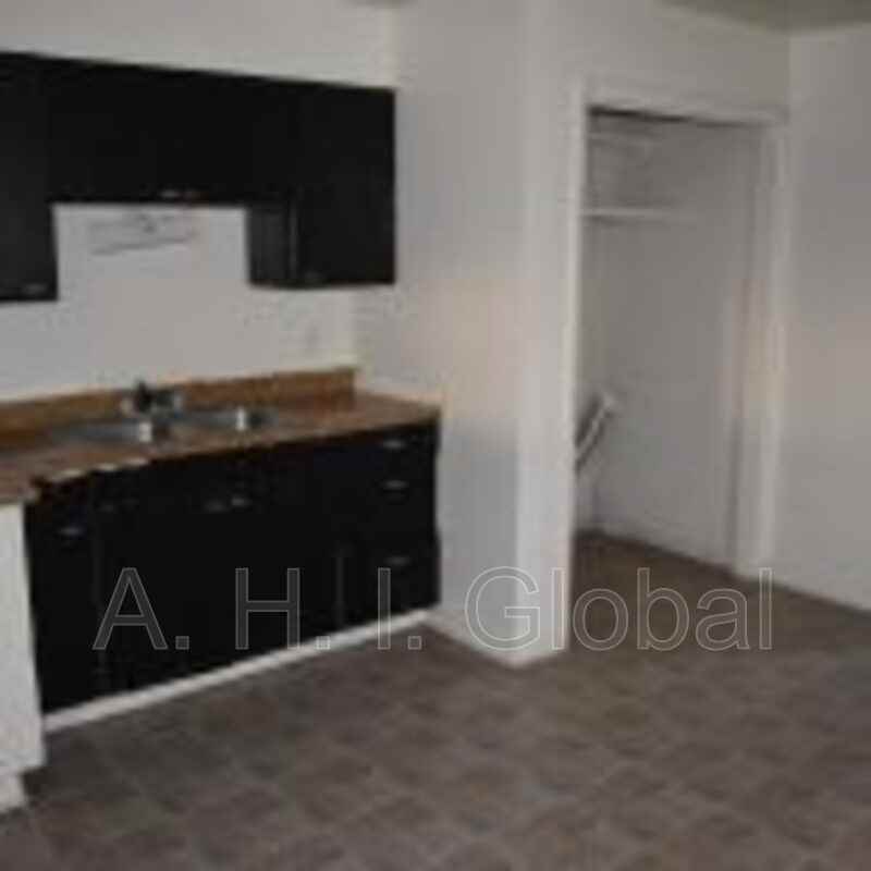 4615 S Lipscomb St - Photo 2 of 11