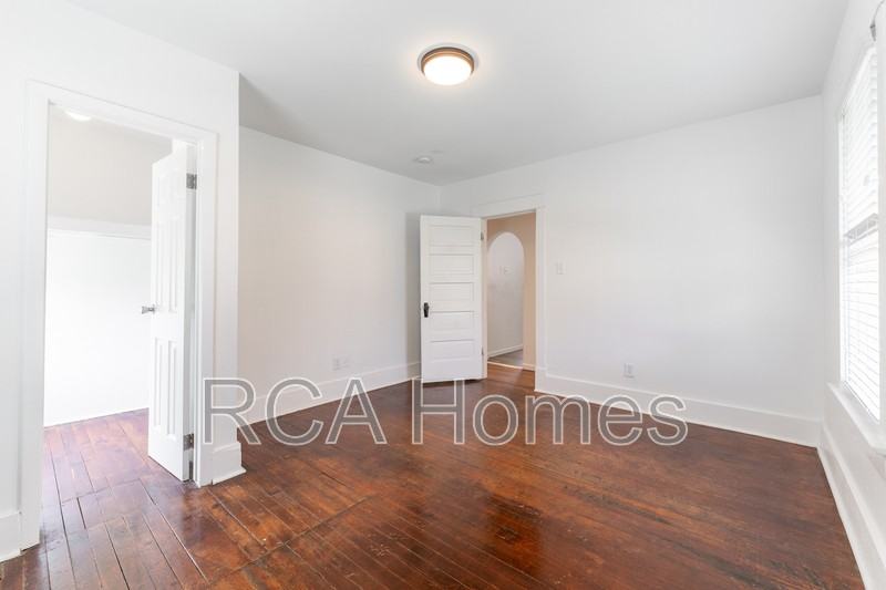3005 Ruckle St - Photo 3 of 13