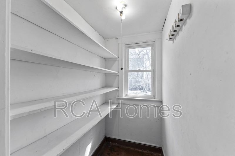 1307 Wright St - Photo 5 of 10