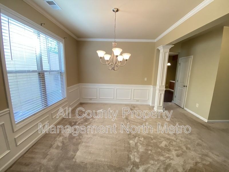 5060 Glencliff Dr - Photo 7 of 10